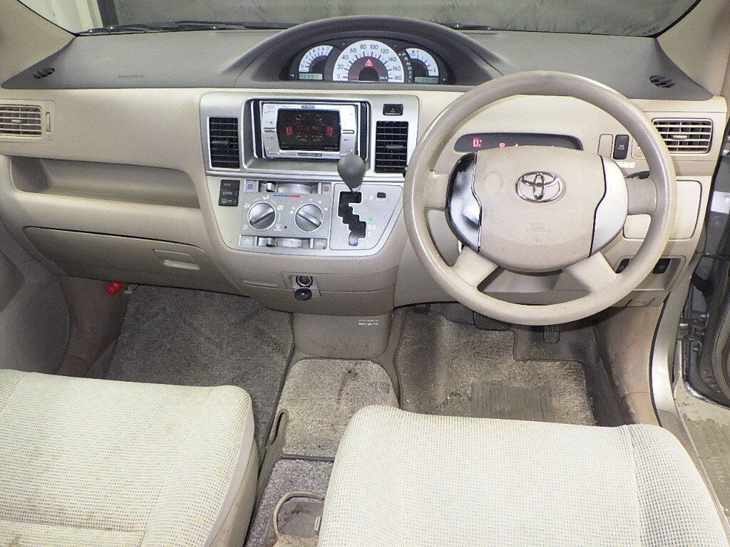 TOYOTA RAUM