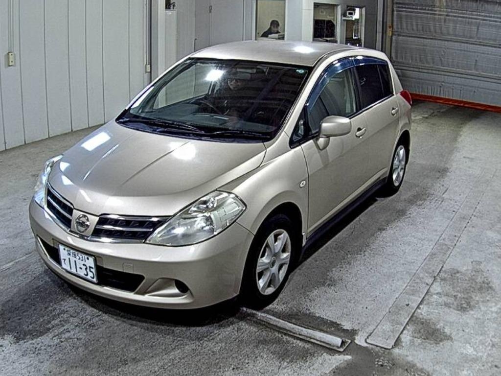 NISSAN TIIDA