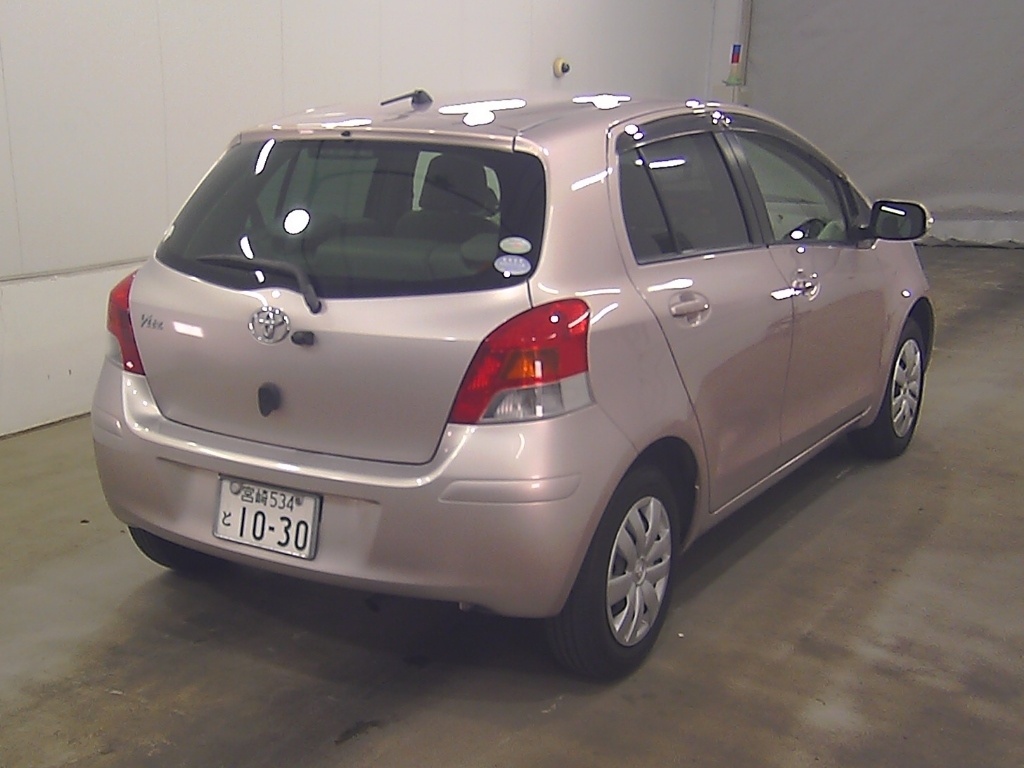 TOYOTA VITZ