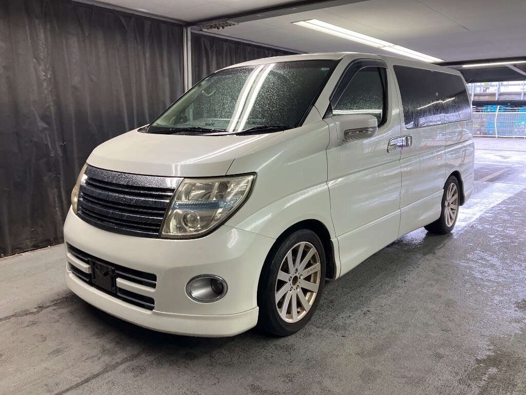 NISSAN ELGRAND