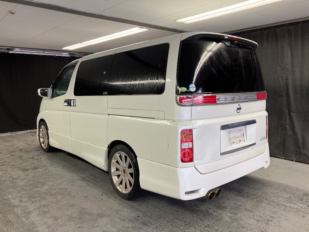 NISSAN ELGRAND