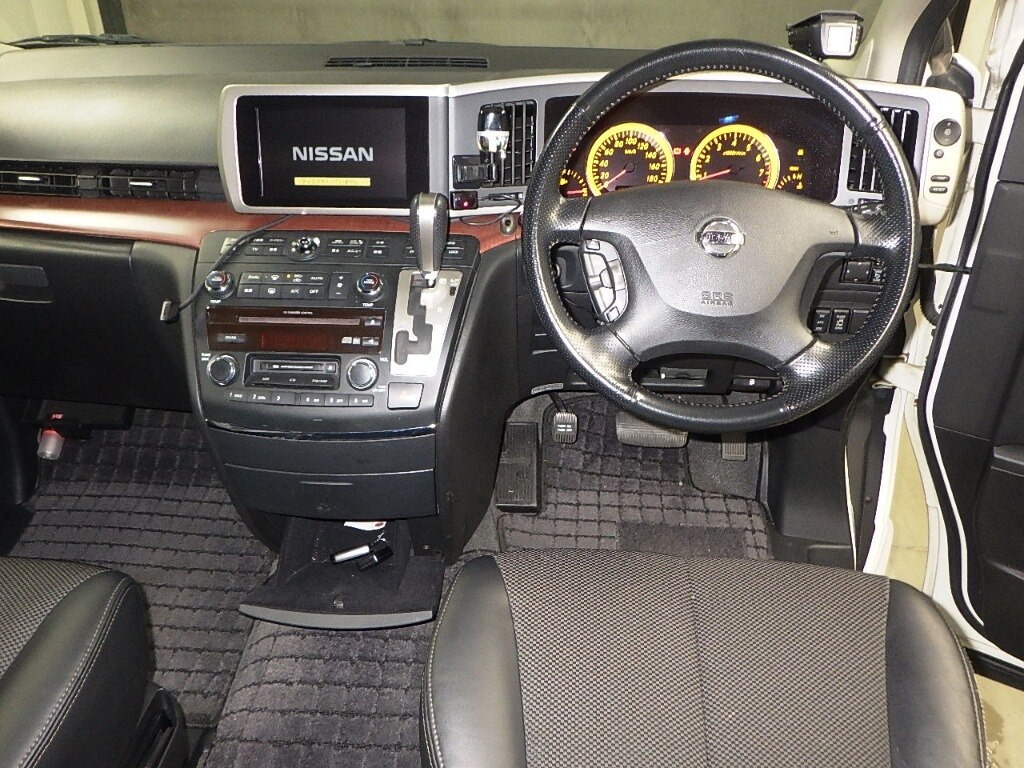 NISSAN ELGRAND