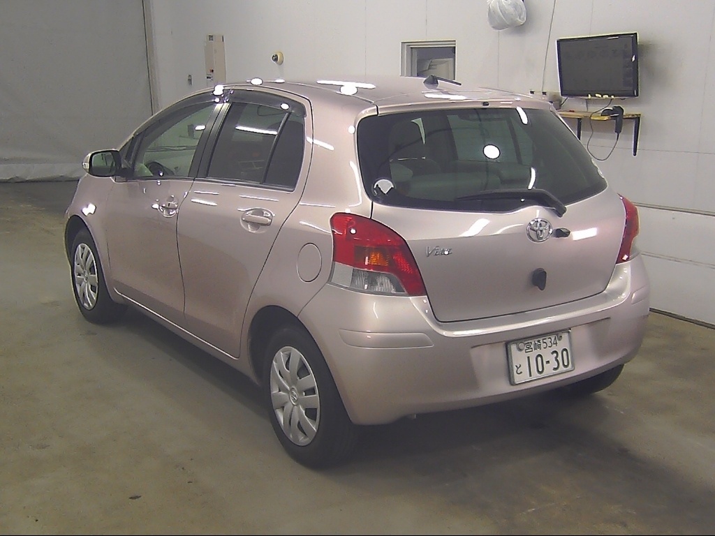 TOYOTA VITZ