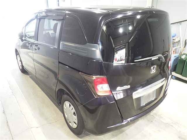 HONDA FREED SPIKE