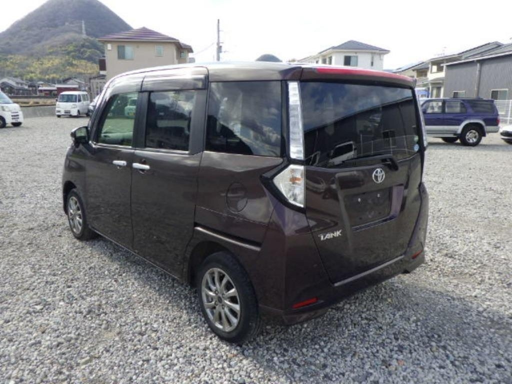 TOYOTA TANK