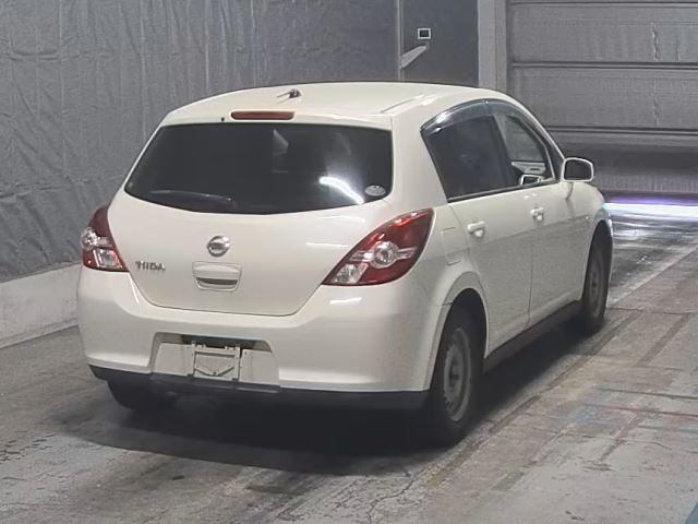 NISSAN TIIDA