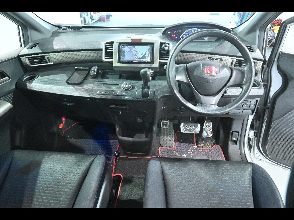 HONDA FREED SPIKE