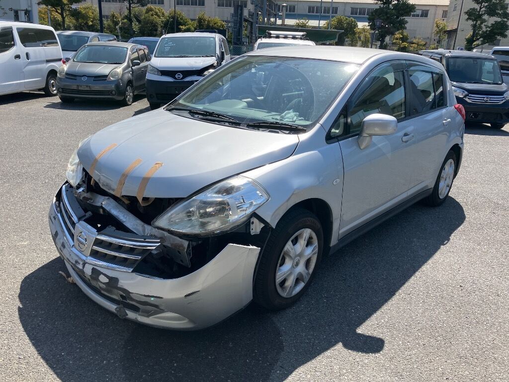NISSAN TIIDA