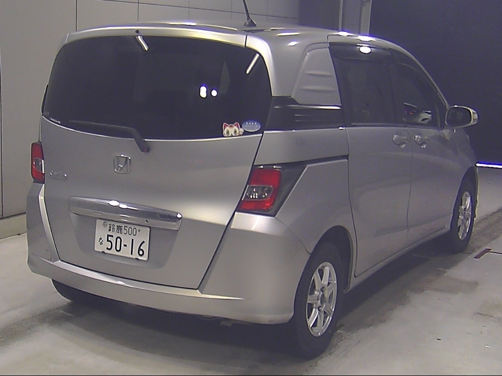 HONDA FREED SPIKE