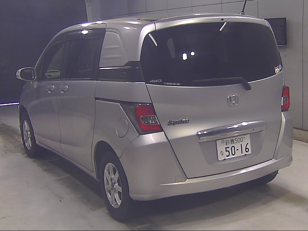 HONDA FREED SPIKE