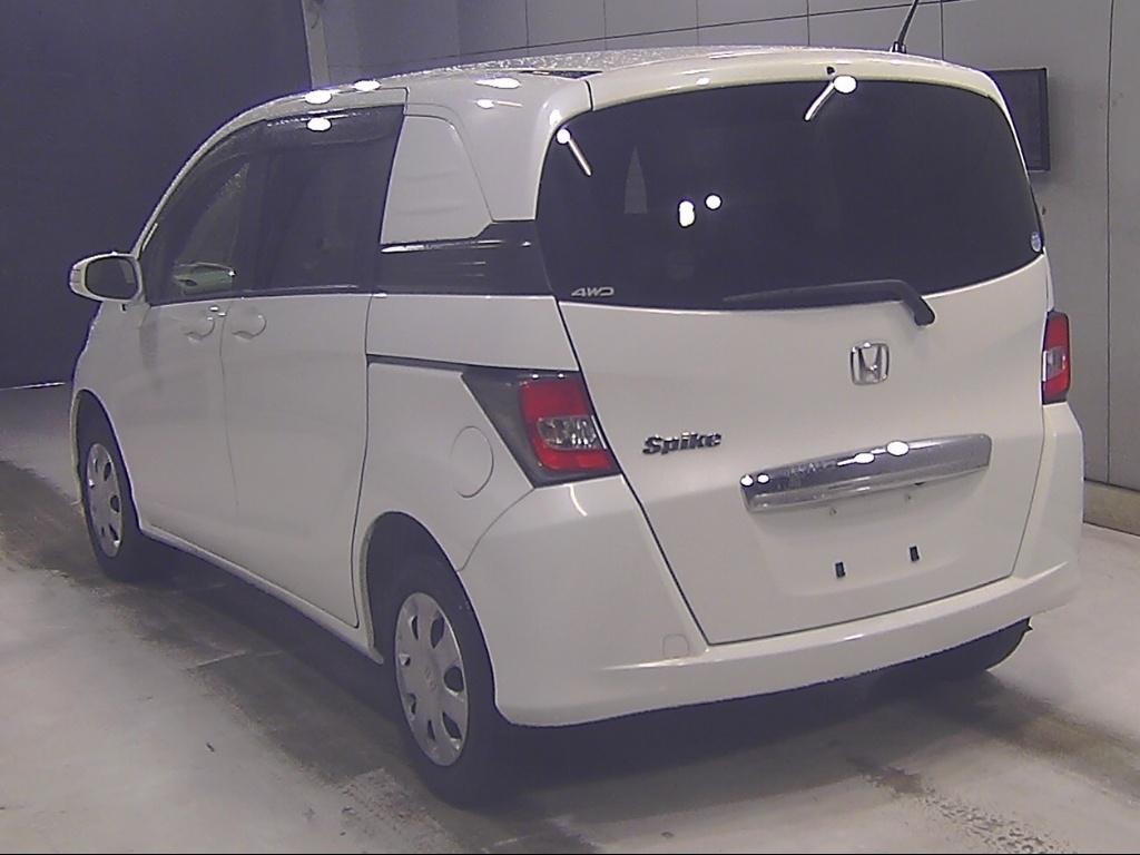 HONDA FREED SPIKE