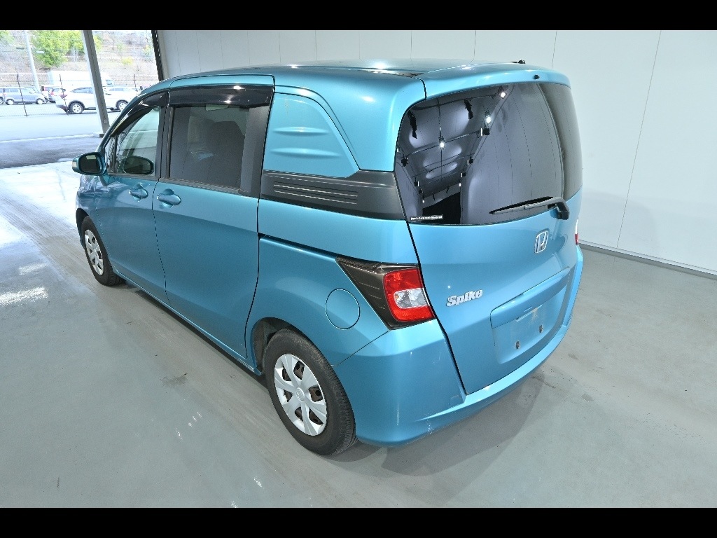 HONDA FREED SPIKE