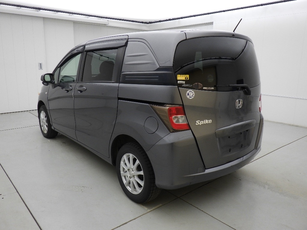 HONDA FREED SPIKE