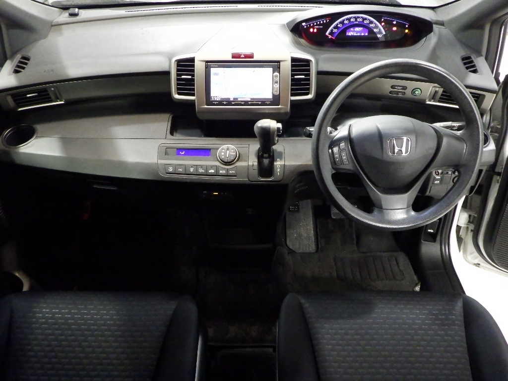 HONDA FREED SPIKE