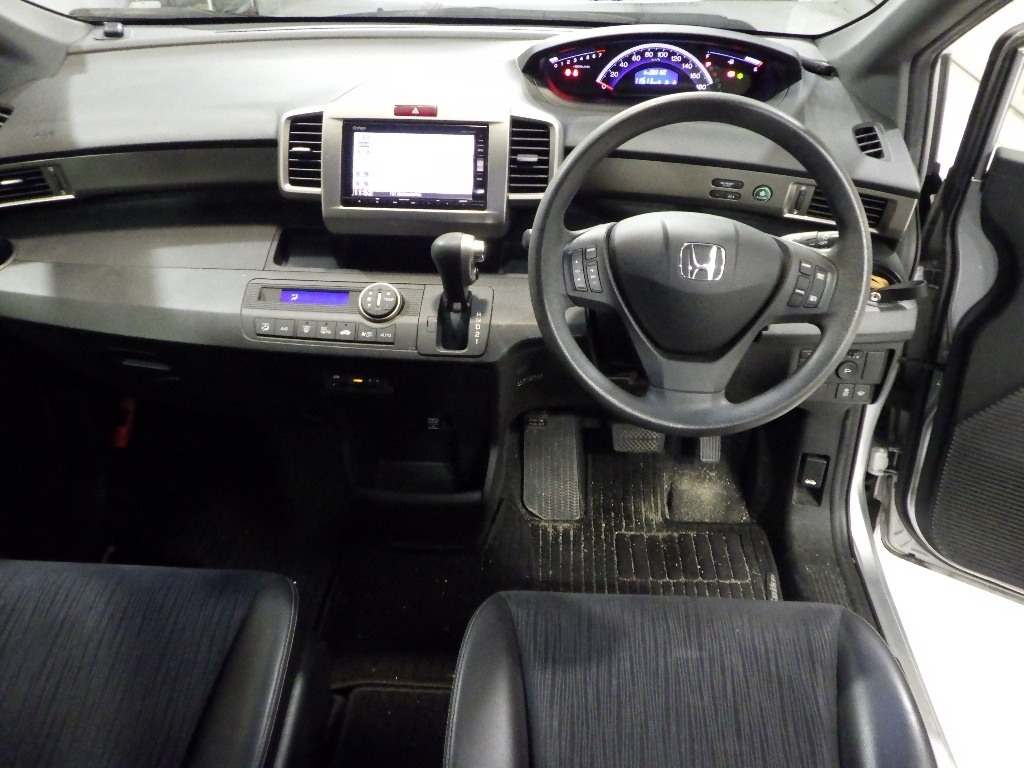 HONDA FREED SPIKE