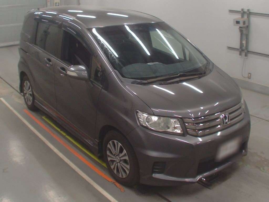 HONDA FREED SPIKE