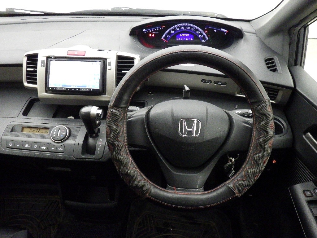 HONDA FREED SPIKE