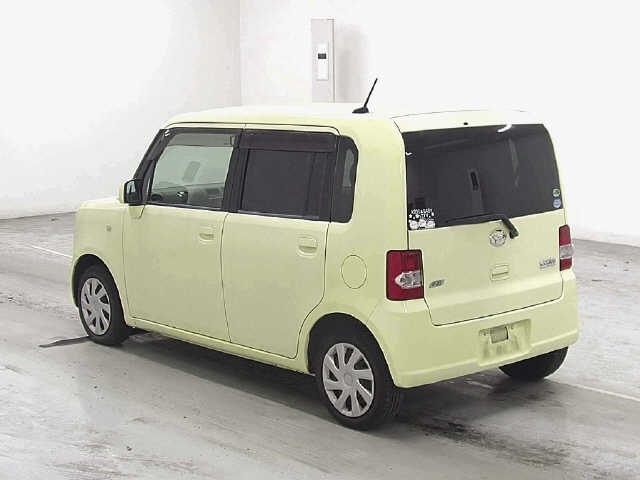 DAIHATSU MOVE CONTE