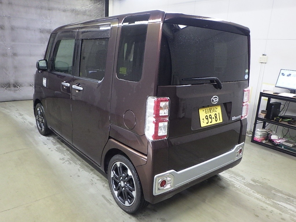 DAIHATSU WAKE