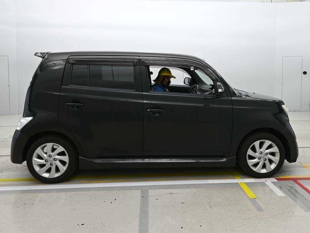 TOYOTA BB