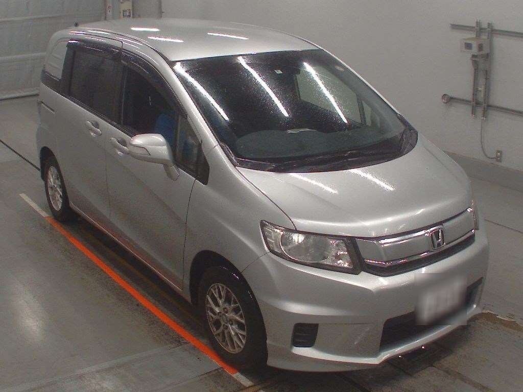 HONDA FREED SPIKE