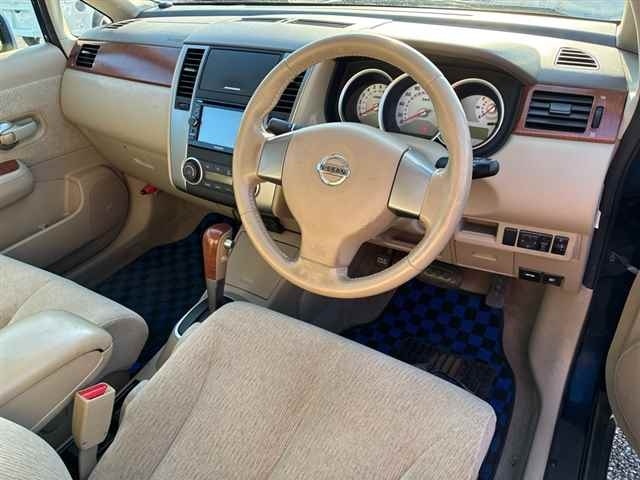 NISSAN TIIDA LATIO
