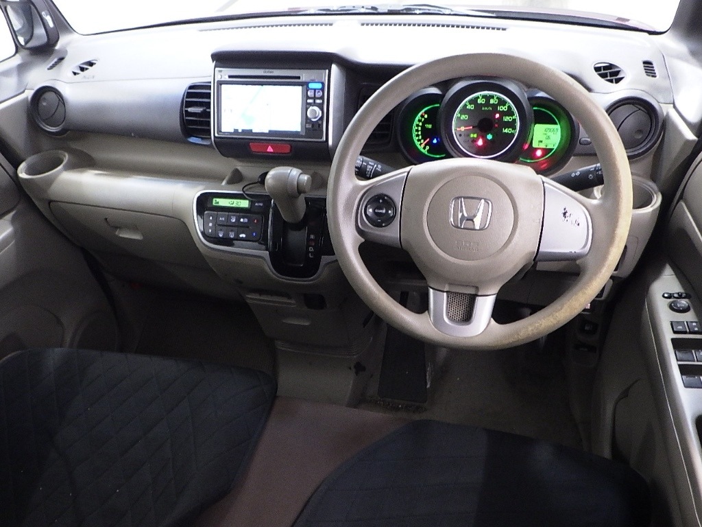 HONDA N-BOX