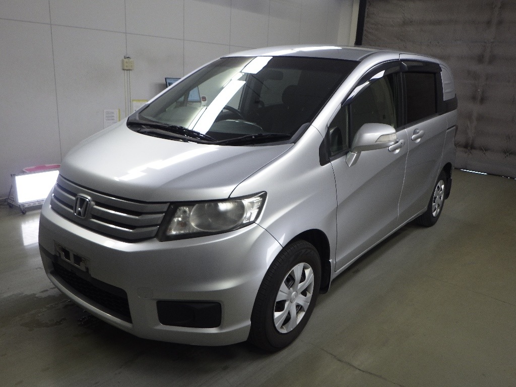 HONDA FREED SPIKE