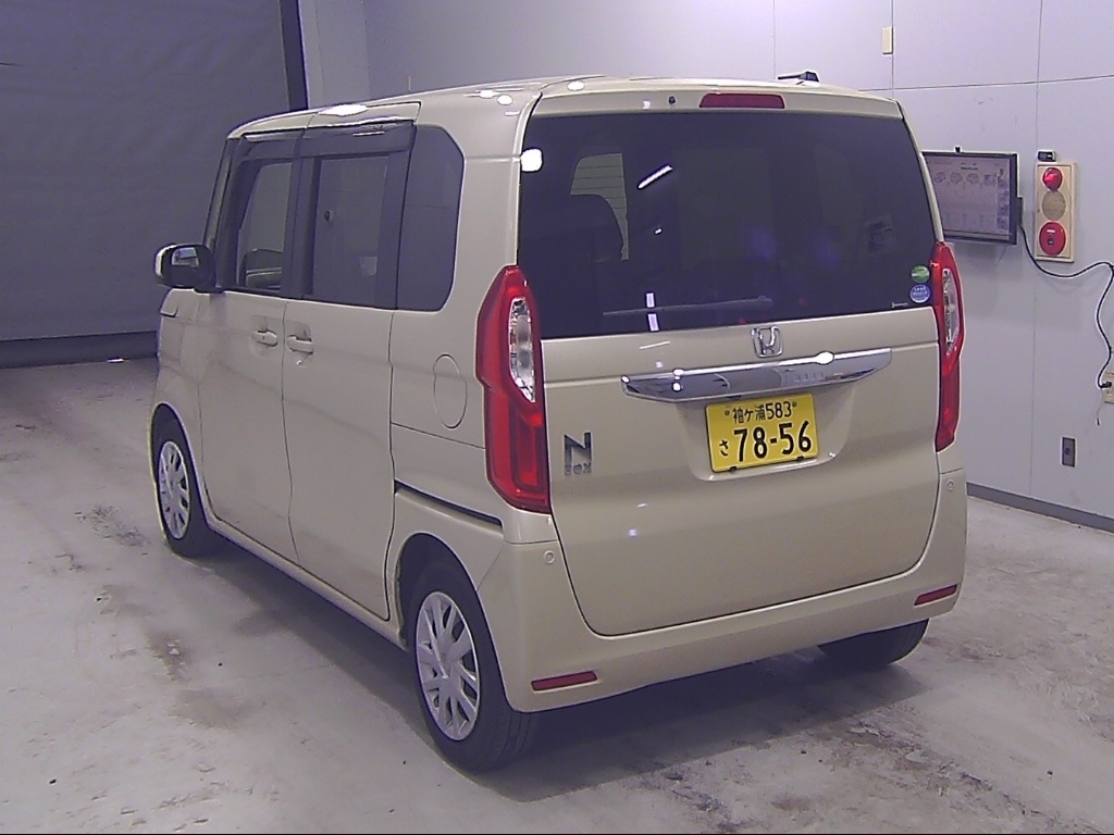 HONDA N-BOX