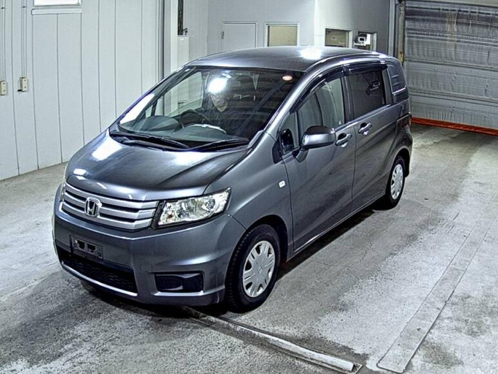 HONDA FREED SPIKE