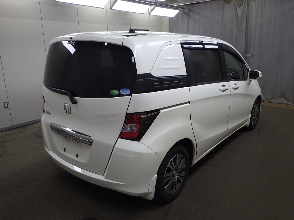 HONDA FREED SPIKE