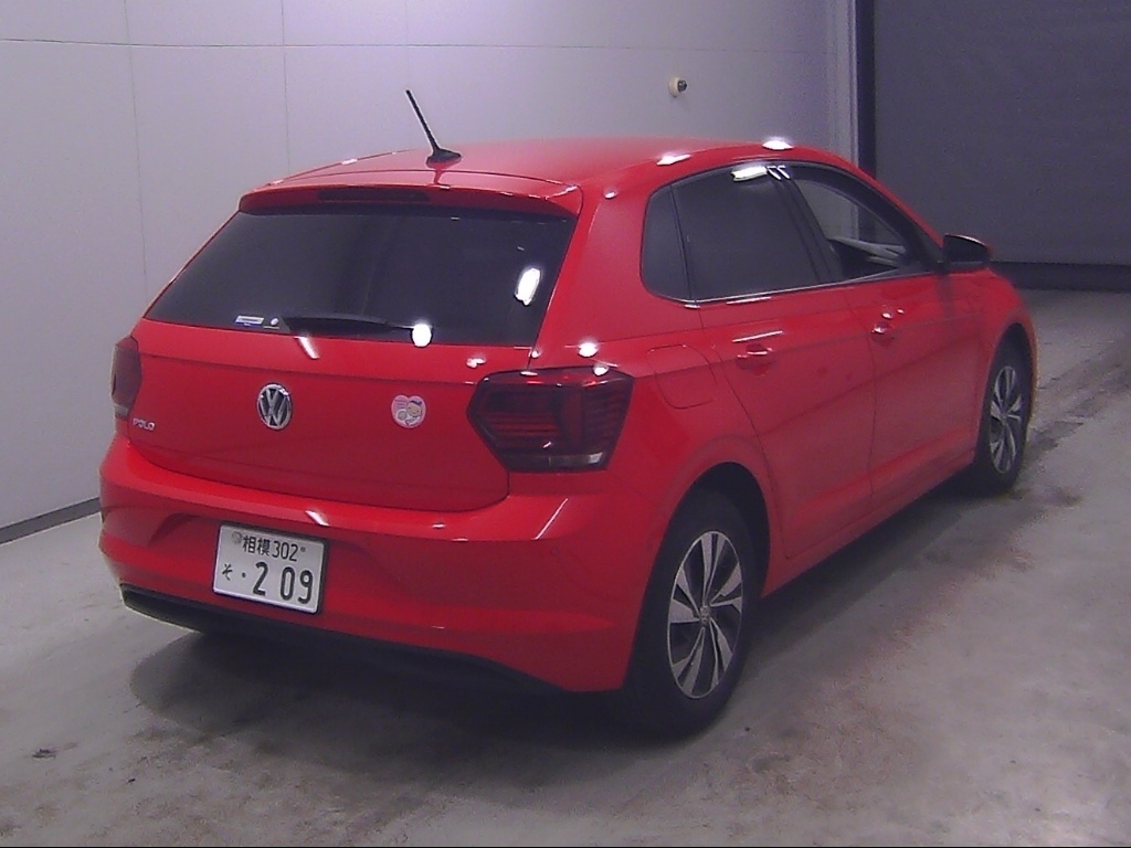VOLKSWAGEN POLO