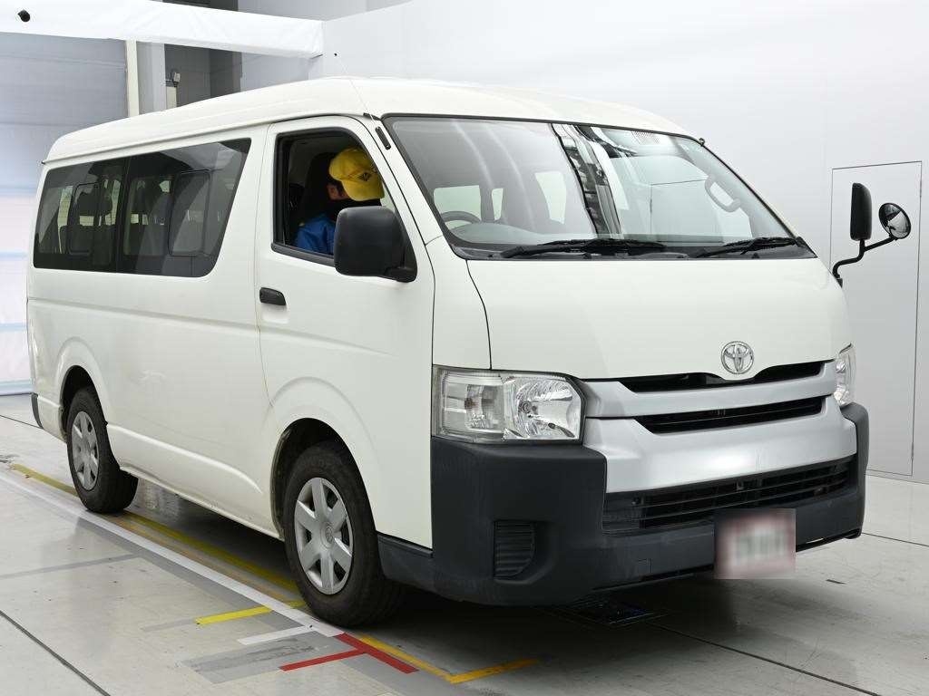 TOYOTA HIACE