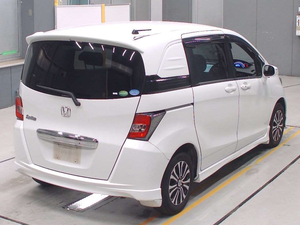 HONDA FREED SPIKE