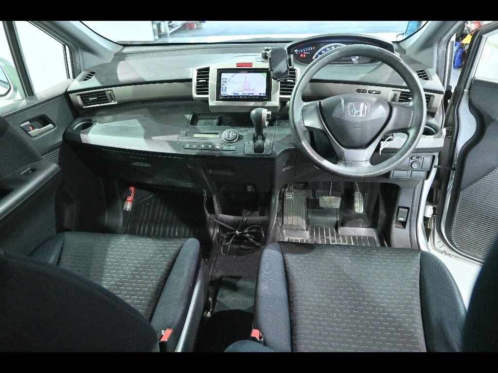 HONDA FREED SPIKE