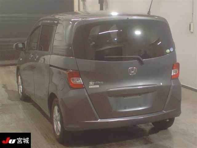HONDA FREED SPIKE