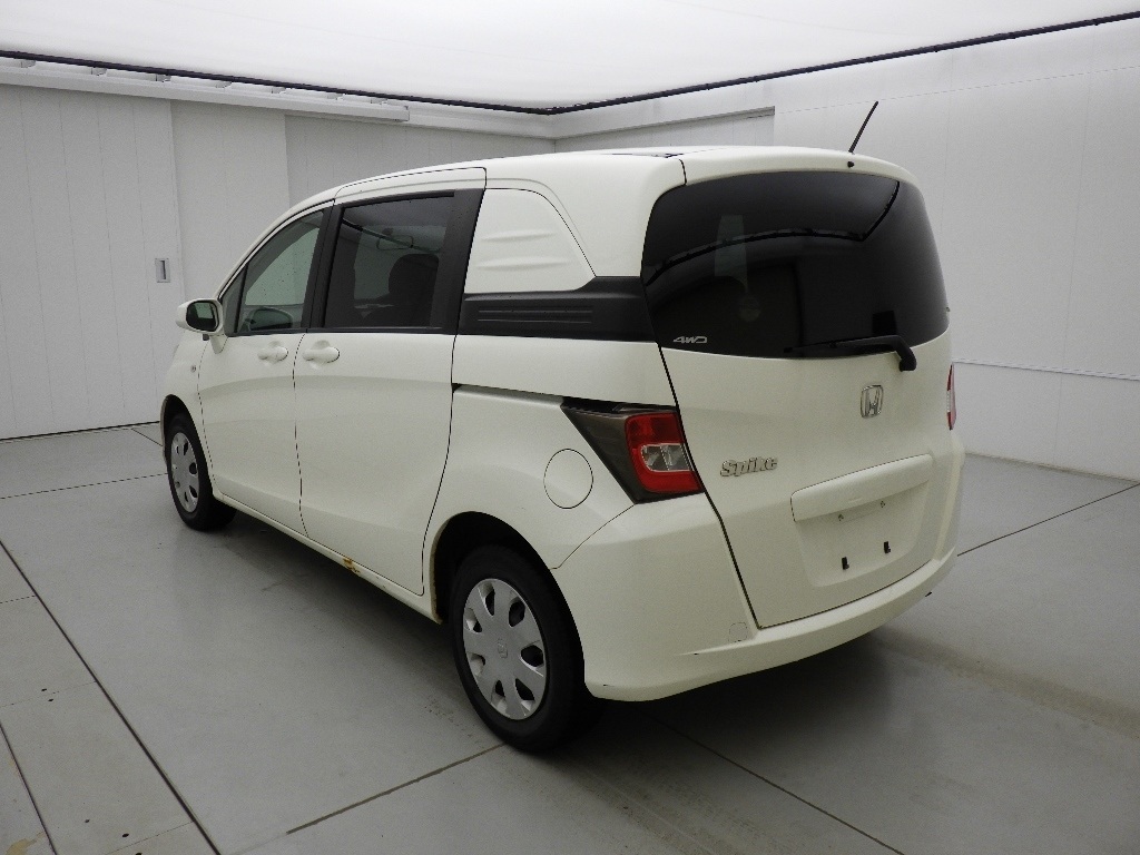 HONDA FREED SPIKE