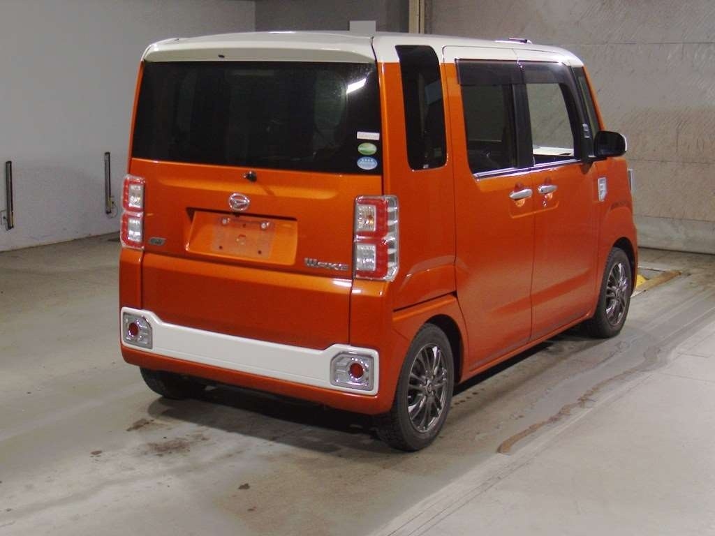 DAIHATSU WAKE