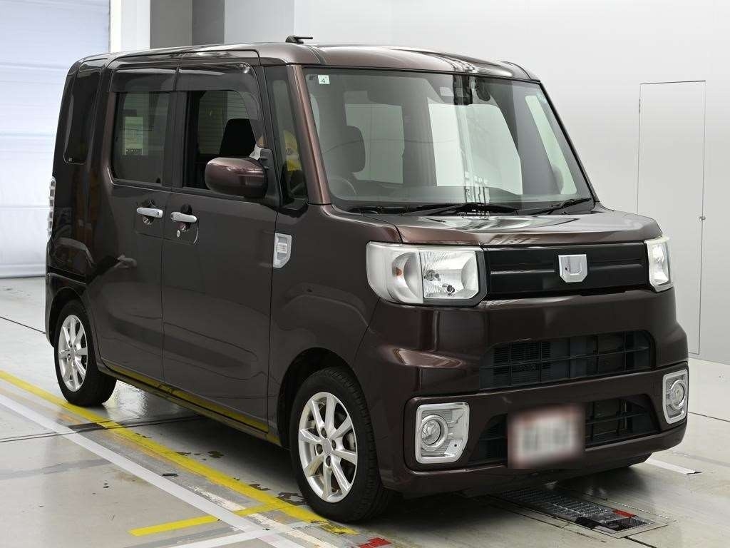 DAIHATSU WAKE