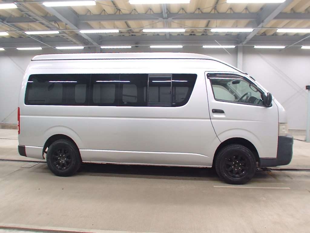 TOYOTA REGIUS ACE