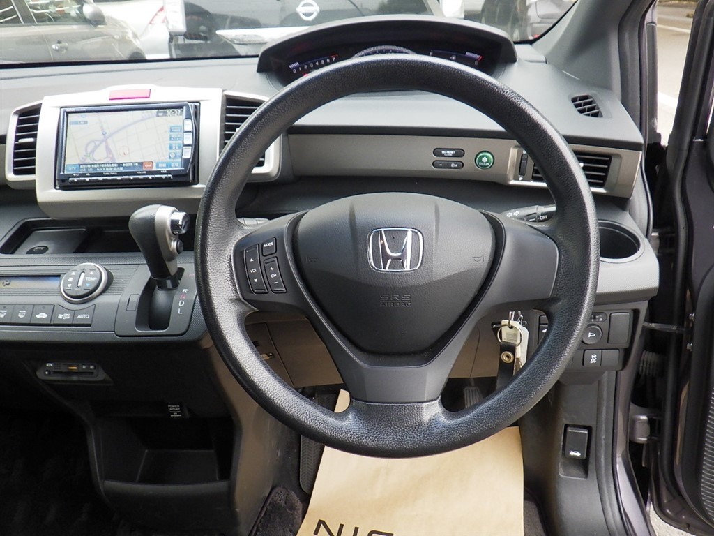 HONDA FREED SPIKE