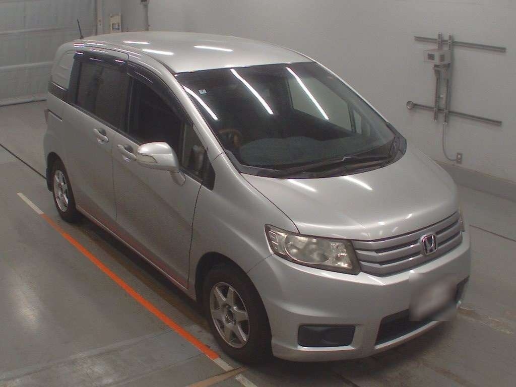 HONDA FREED SPIKE