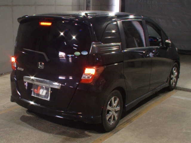 HONDA FREED SPIKE