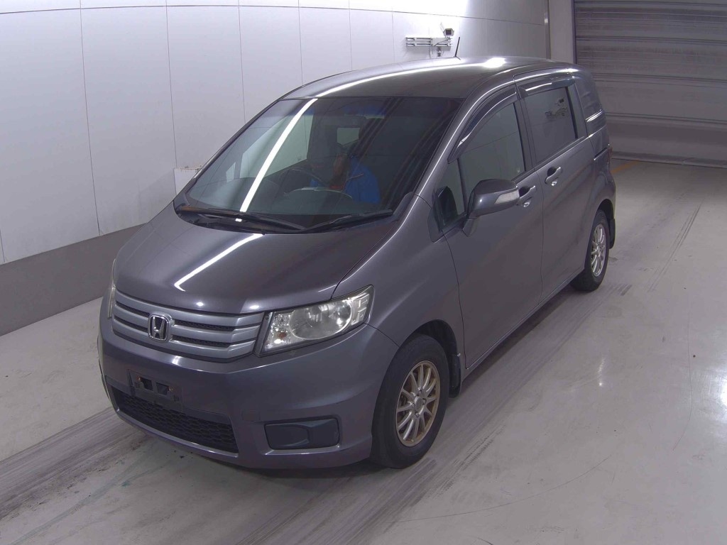 HONDA FREED SPIKE