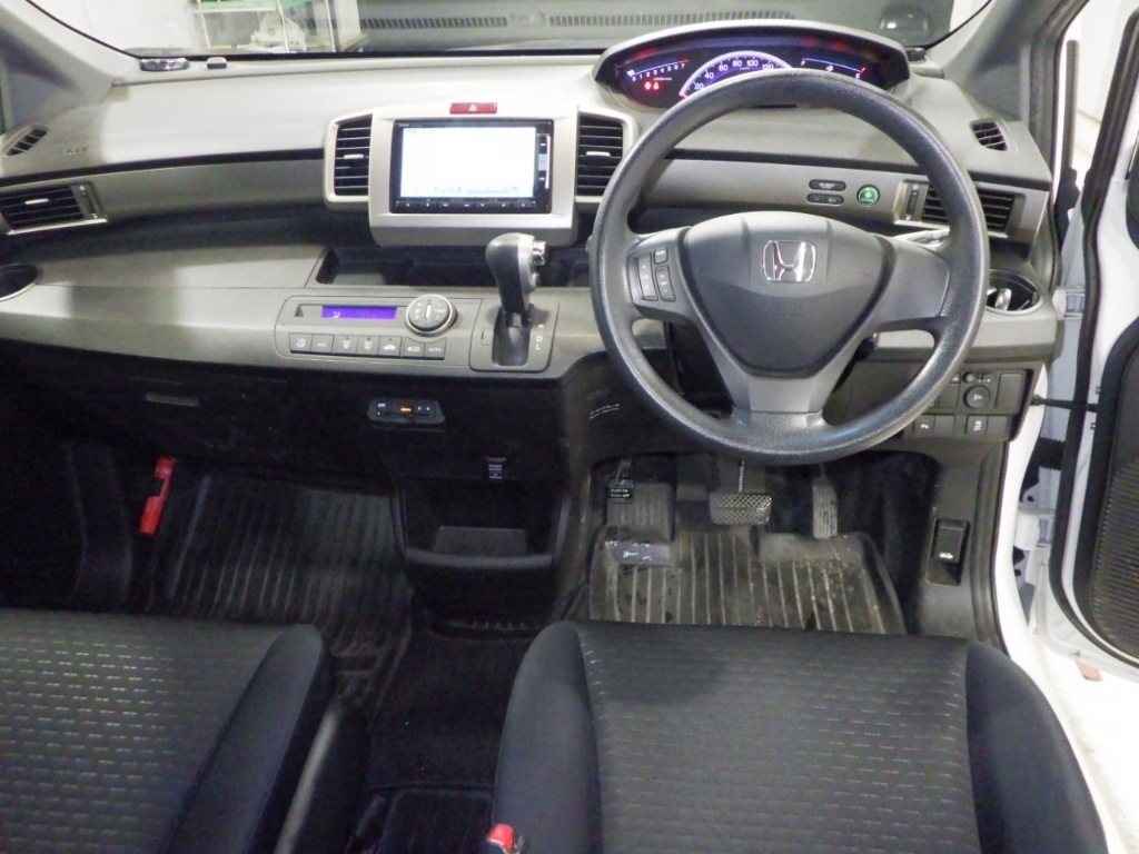 HONDA FREED SPIKE