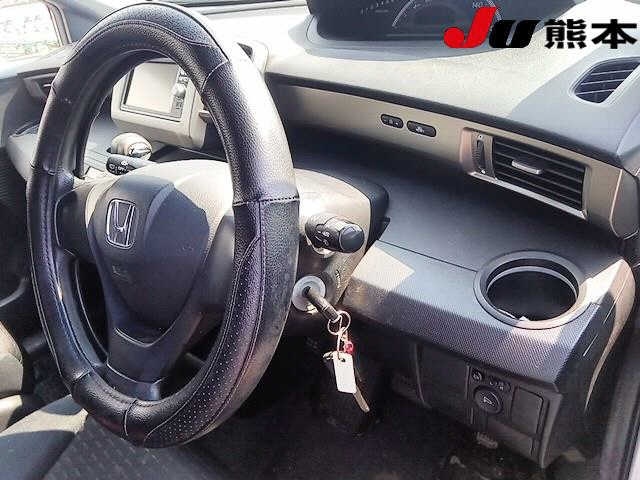 HONDA FREED SPIKE