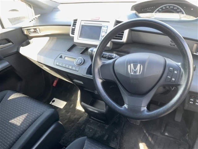 HONDA FREED SPIKE