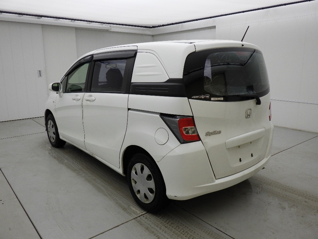 HONDA FREED SPIKE