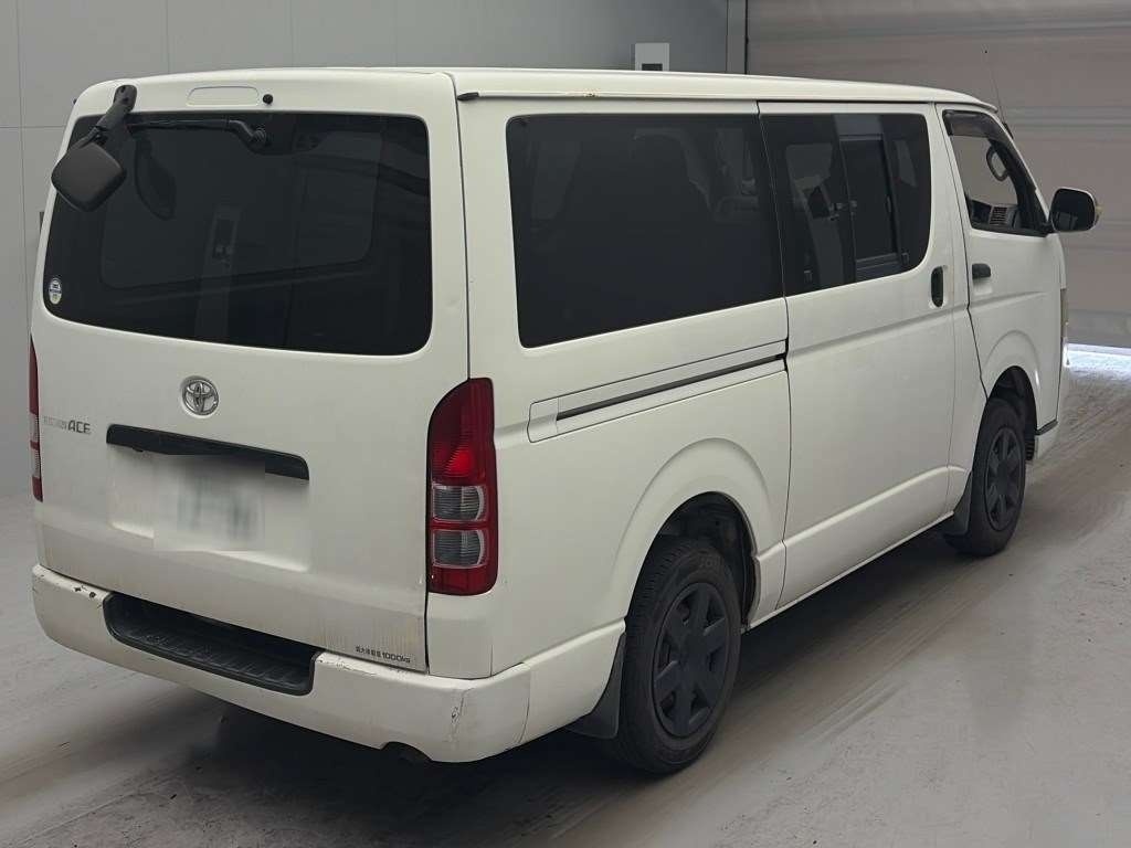 TOYOTA REGIUS ACE