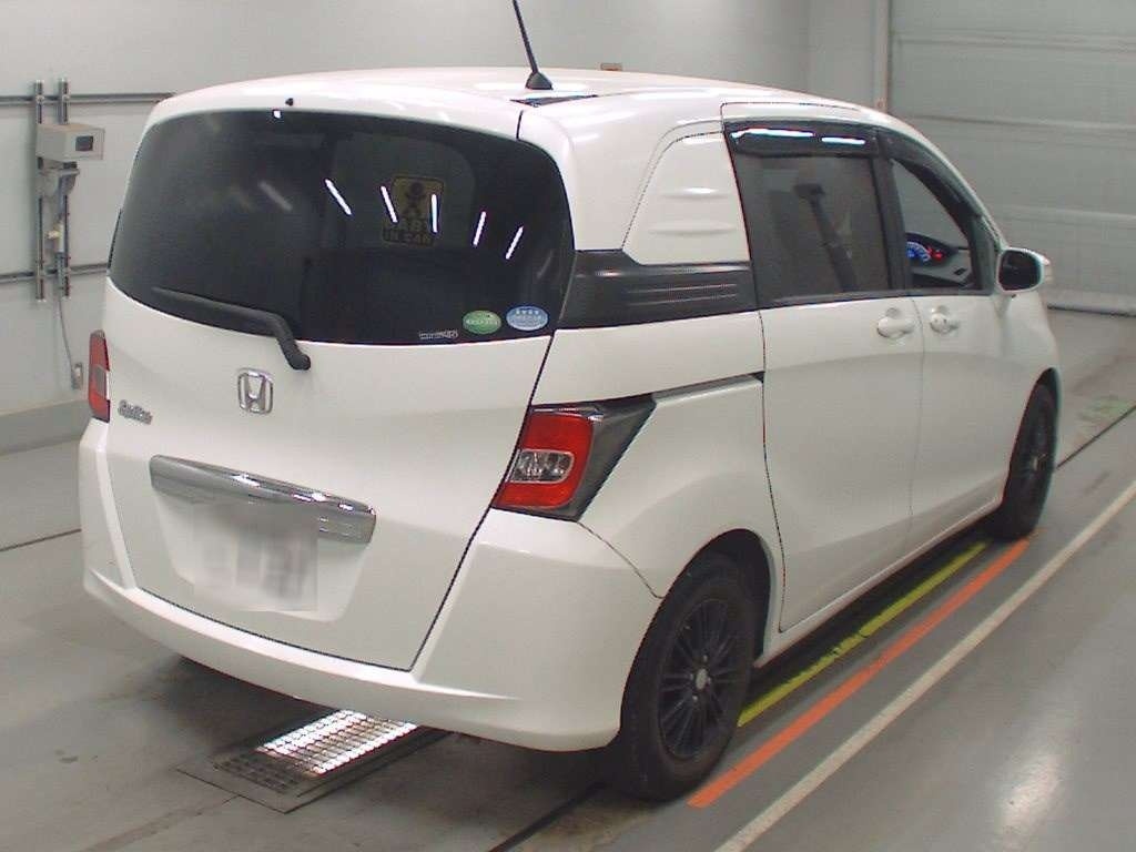 HONDA FREED SPIKE